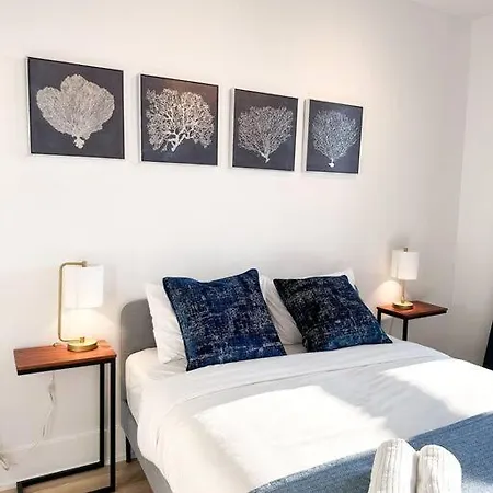 Elegant Suites - City Views, Lake View, Free Parking Toronto Exterior photo