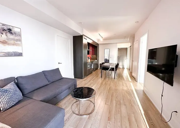Elegant Suites - City Views, Lake View, Free Parking